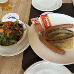 Hofbräuhaus - 野菜サラダとソーセージ盛り合わせ