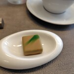 CAFE CALVA - おまかせボンボンショコラ(ピスタチオとベリー)