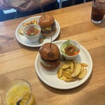 The Burger Stand N’s - The N’sとアボカドバーガー