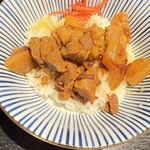 支那ソバ 小むろ - 肉煮込みごはん