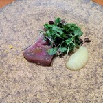 luogo - 鰹　紅玉と紅芯大根のピューレは絶妙