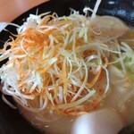 幸楽苑 - 千切ネギ投入