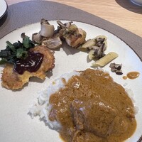 CRUST - カレーが美味しい
