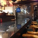 和食と地酒の店 うり坊 - H.26.11.6.夜 カウンター席中ほどから入り口方面。