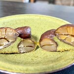 横浜元町 香炉庵 - 渋皮栗のあんフィナンシェ  断面