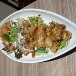 鼎泰豐 - 油淋鶏は初めてでしたが軽いサクサク食感で美味しかったです。