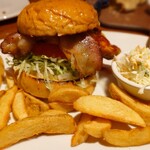 アウトバックステーキハウス - BBQチキンベーコンバーガー