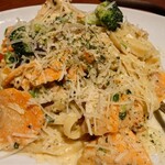 アウトバックステーキハウス - サーモンクリームパスタ