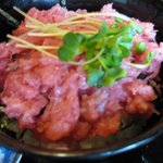 マグロのなかおち丼