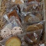 Patisserie Boulangerie Les Alternatives - 個包装された焼き菓子が沢山♫