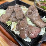 ホルモン なお屋 - 