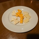 ワイン酒場 201 - チーズ盛り合わせ3種