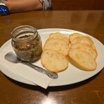 ワイン酒場 201 - しらすとナッツのマリネ