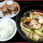台湾料理 一番亭 鶴岡店 - 五目ラーメンセット　890円