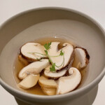 レストラン オオツ - 信州産松茸と真鯛のお出汁