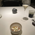 レストラン オオツ - 最初のご挨拶。初手から強い...強過ぎるんじゃ