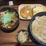柿屋 うどん - ねぎ南蛮黒¥800＋さつまいもかぼちゃ天¥150