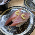 はま寿司 - 料理写真:静岡県焼津産の一本釣りとろかつお税込110円