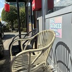 타코야키 NOMO - 唯一のイートインスペース。