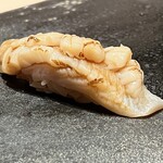 くろ﨑 - ホッキ貝(炙り)【握り】