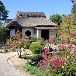 観月庵 - 庭には茶室が