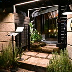 323517904 - 【プロローグ】民家を改装した瀟洒なレストラン。