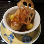 青山きいろ - 温菜：れんこん餅と牡蠣ソテー