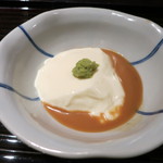 青山きいろ - 先付：チーズの葛練りピーナツ醤油