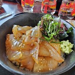 ドライブイン汐風 - ひらめの漬け丼