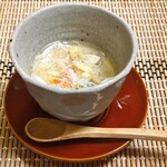 岩亀 - 【温物】蟹と松茸のあんかけ。出汁の旨味が効いた絶妙な酒の肴。