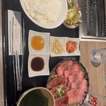 和牛焼肉鎌倉 肉と日本酒 - 