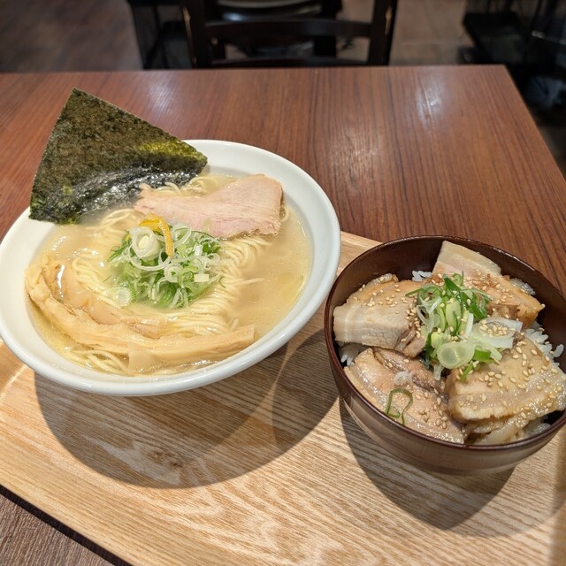 拉麺 利光 - 南小樽（ラーメン）の写真
