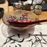 鮨 大和 - 一期一会を大切にされてる大将は、どんな季節でもデザートには苺スイーツを出してくれます。