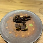 出羽屋 - 熊の手とクマの脛のカツ。出羽屋といえば熊料理だ。