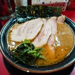 とらきち家 光 - チャーシューの重量がヤバ過ぎ！