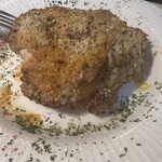 OSTERIA CHOUZETSU TOKYO - 丸々1枚超ボリューム、ザクザクスパイシージューシー美味い