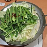 もつ鍋やましょう - もつ鍋全景　味噌味