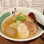 自家製麺 麺屋 利八 - 味玉鶏そば、1,250円。