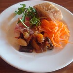 Huit - 前菜＆パン付き