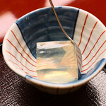 鳥茶屋 - 【鳥すき丼@税込1,540円】自家製デザート：レモンのゼリー