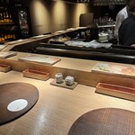 炭割烹 新谷 - 内観