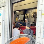 ラーメン二郎 - 奥の入口