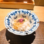 炭割烹 新谷 - 大根おろしのだし醤油とぽん酢の合わせ ◎これ最高