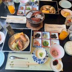 松葉温泉 滝の湯 - 豪華な朝食