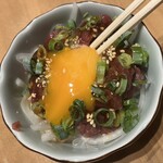 めしや けむり - 桜ユッケ2