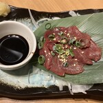 めしや けむり - 馬刺し1