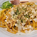 麺堂 油印 - 玉ねぎ、揚げ玉、鰹粉