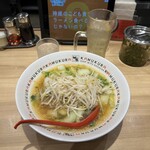 どうとんぼり神座 - 料理写真:おいしいラーメン850円＆もやし160円＆ハイボール430円