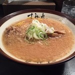 すみれ - ラー博は俺の社員食堂。  味噌ラーメンランチの味噌ラーメン！  安定の味噌ラーメン、文句無し！  