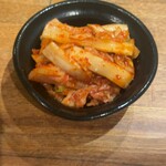 神泉ホルモン 三百屋 - 白菜キムチ